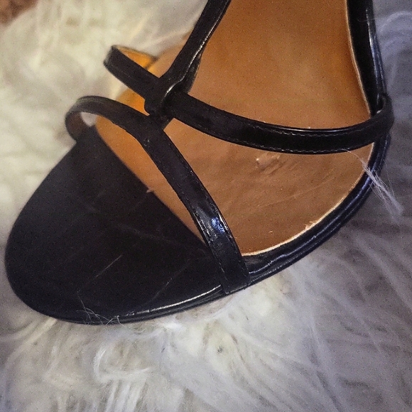 REPORT SIGNATURE BLACK LEATHER STRAPPY HEELS - Picture 6 of 7